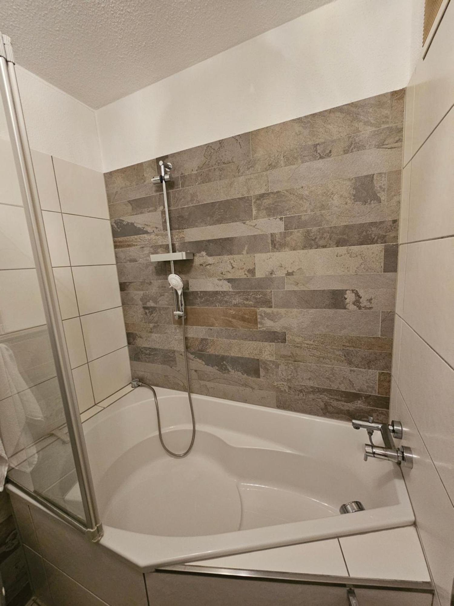 Uebernachten Sie Im Wunderschoenen Weiden Apartment Cologne Exterior photo